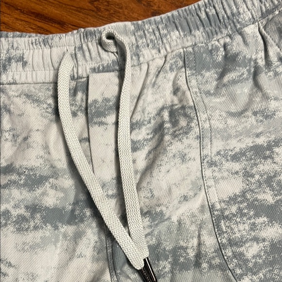 Athleta shorts New with tags - Picture 2 of 4